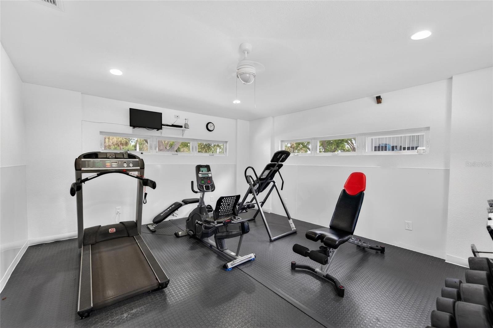 394 MADEIRA CIR, ST PETERSBURG, FL, 33715