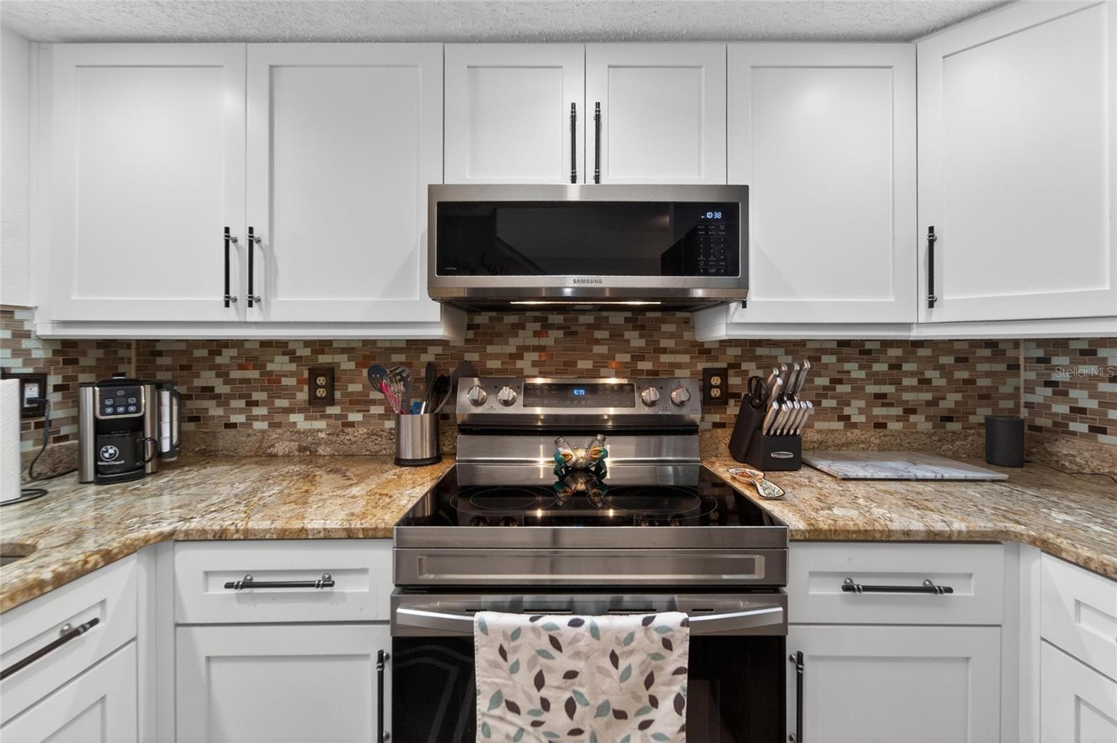 394 MADEIRA CIR, ST PETERSBURG, FL, 33715