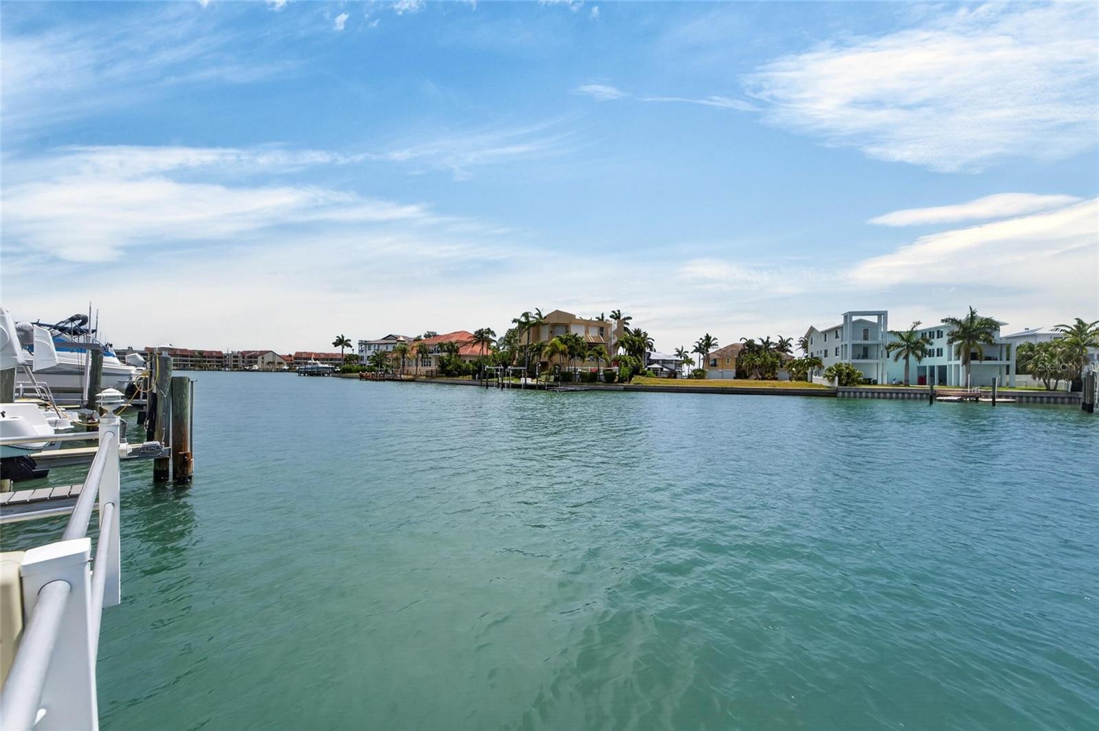394 MADEIRA CIR, ST PETERSBURG, FL, 33715
