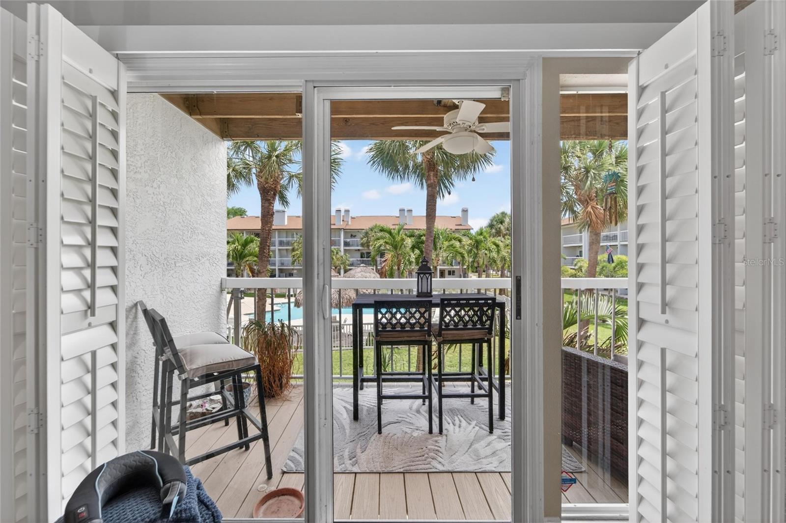 394 MADEIRA CIR, ST PETERSBURG, FL, 33715
