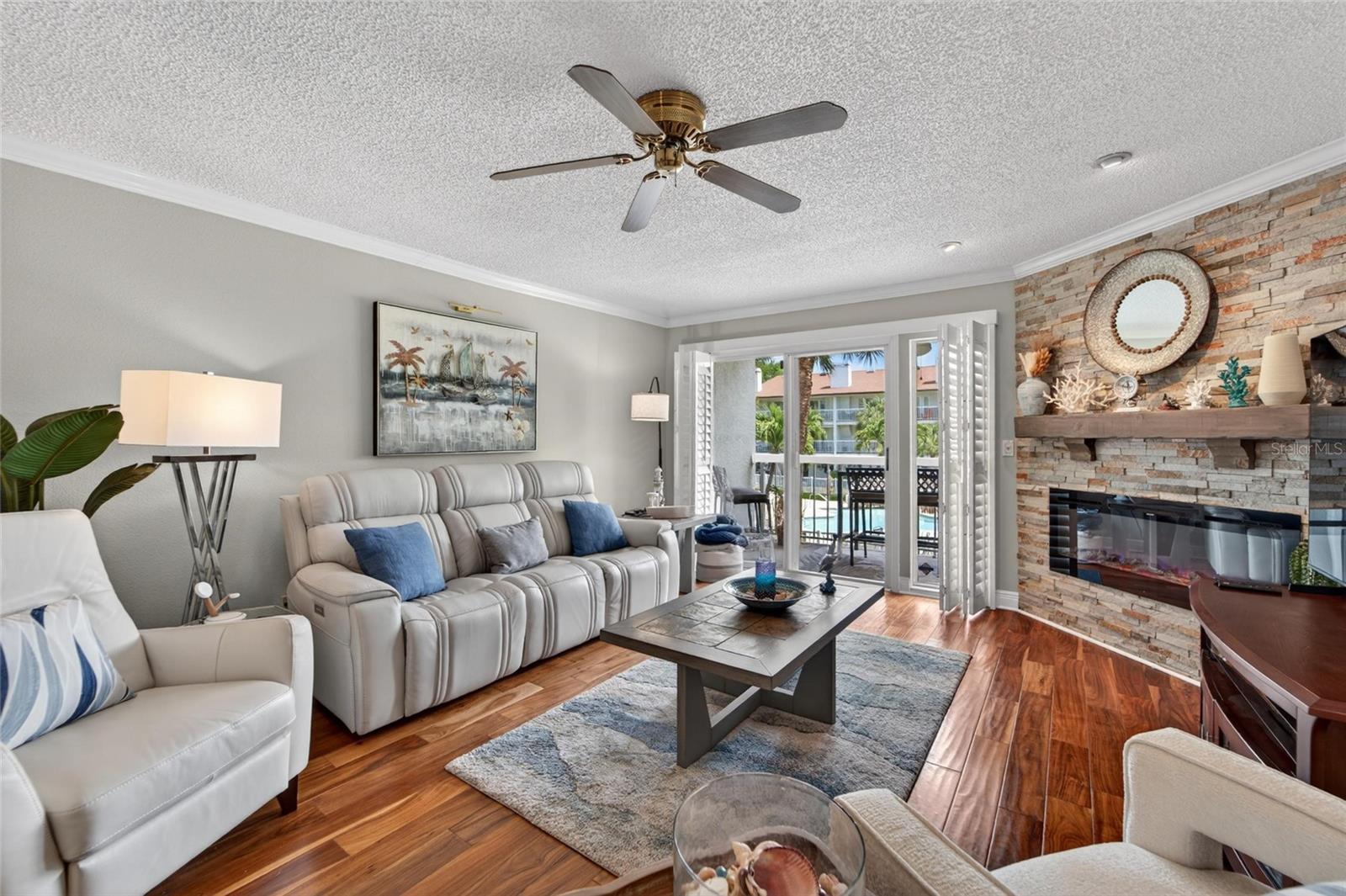 394 MADEIRA CIR, ST PETERSBURG, FL, 33715