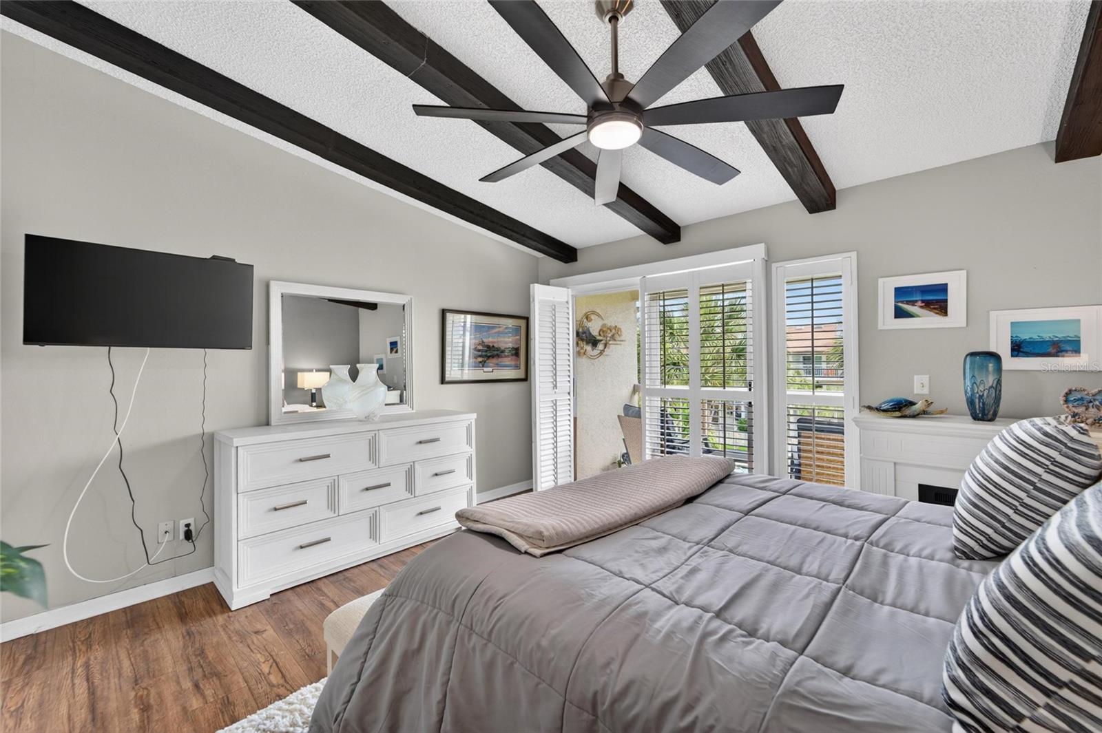 394 MADEIRA CIR, ST PETERSBURG, FL, 33715