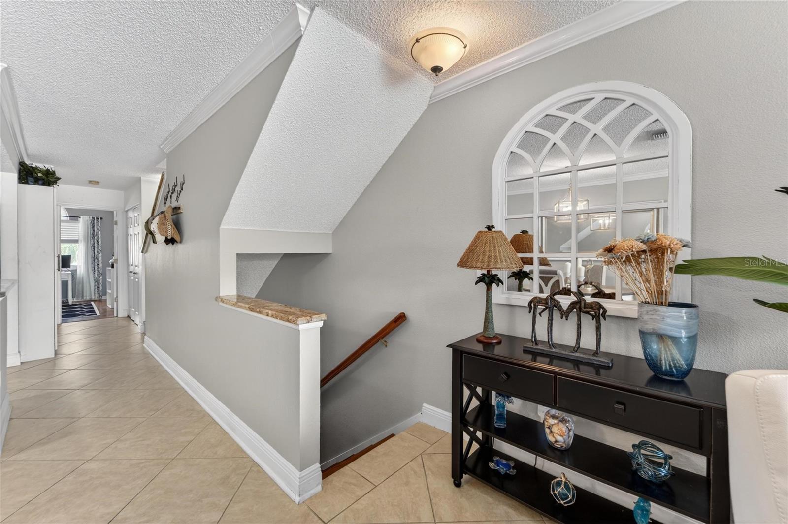 394 MADEIRA CIR, ST PETERSBURG, FL, 33715