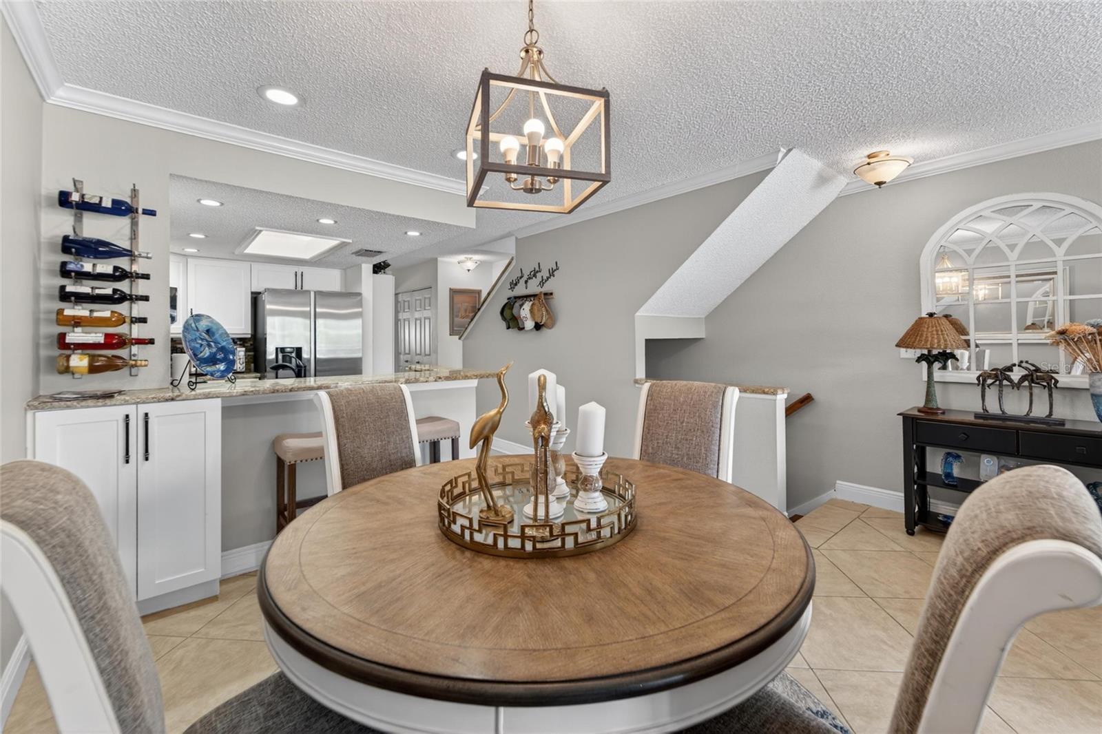 394 MADEIRA CIR, ST PETERSBURG, FL, 33715