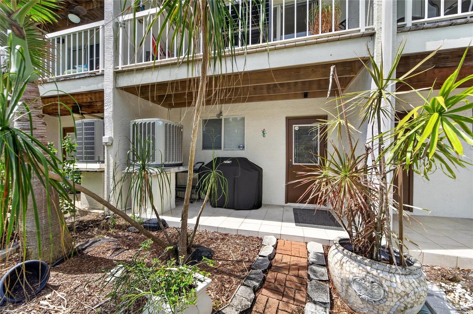 394 MADEIRA CIR, ST PETERSBURG, FL, 33715