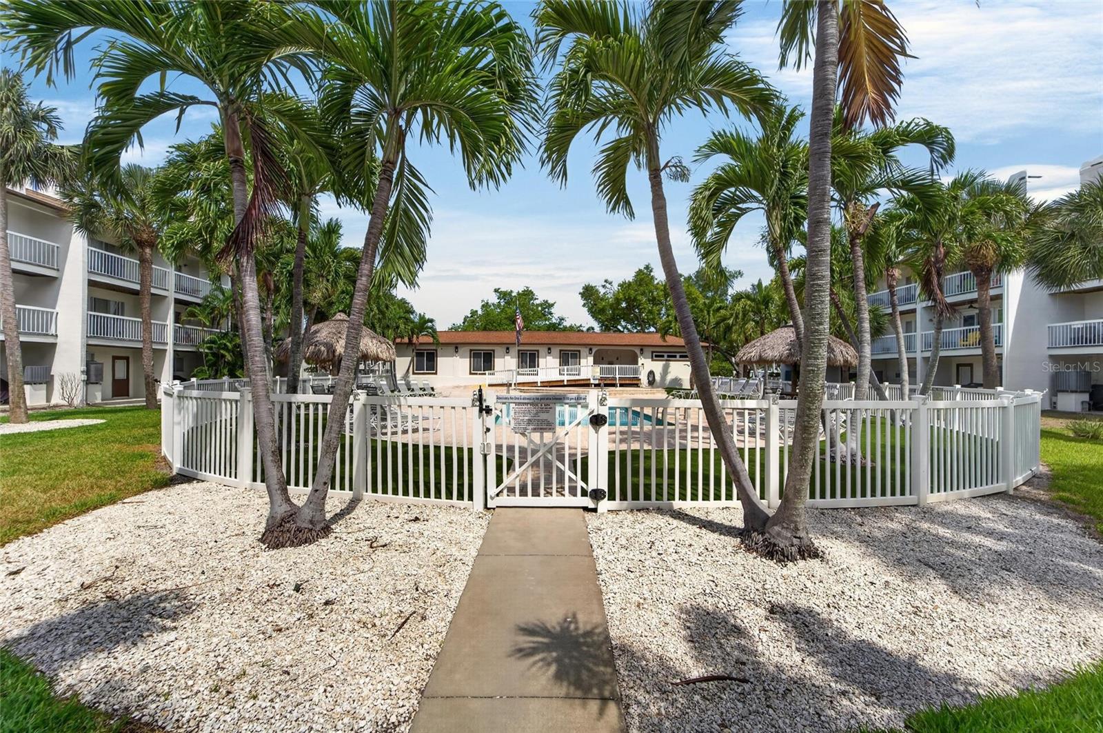 394 MADEIRA CIR, ST PETERSBURG, FL, 33715