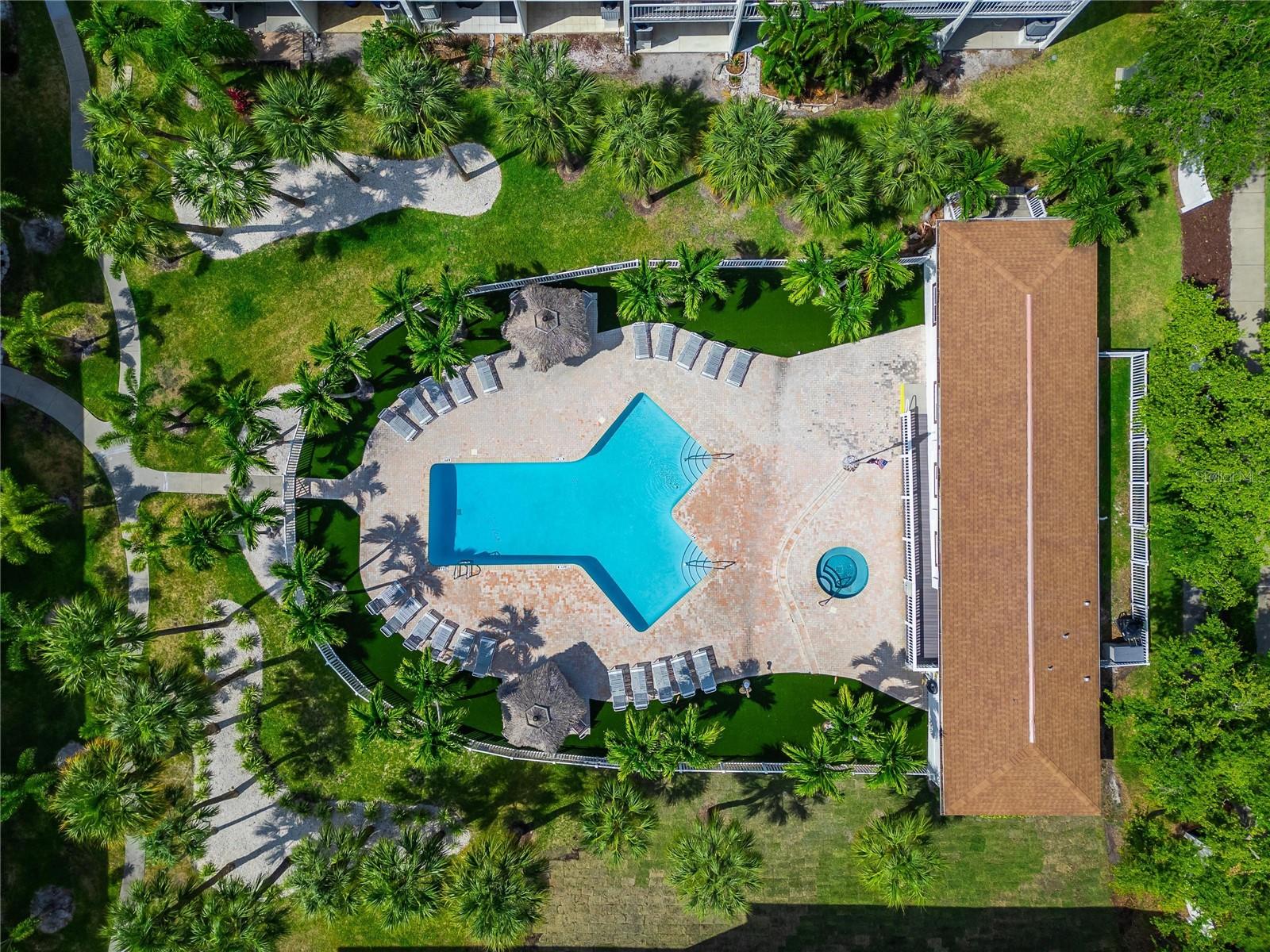 394 MADEIRA CIR, ST PETERSBURG, FL, 33715