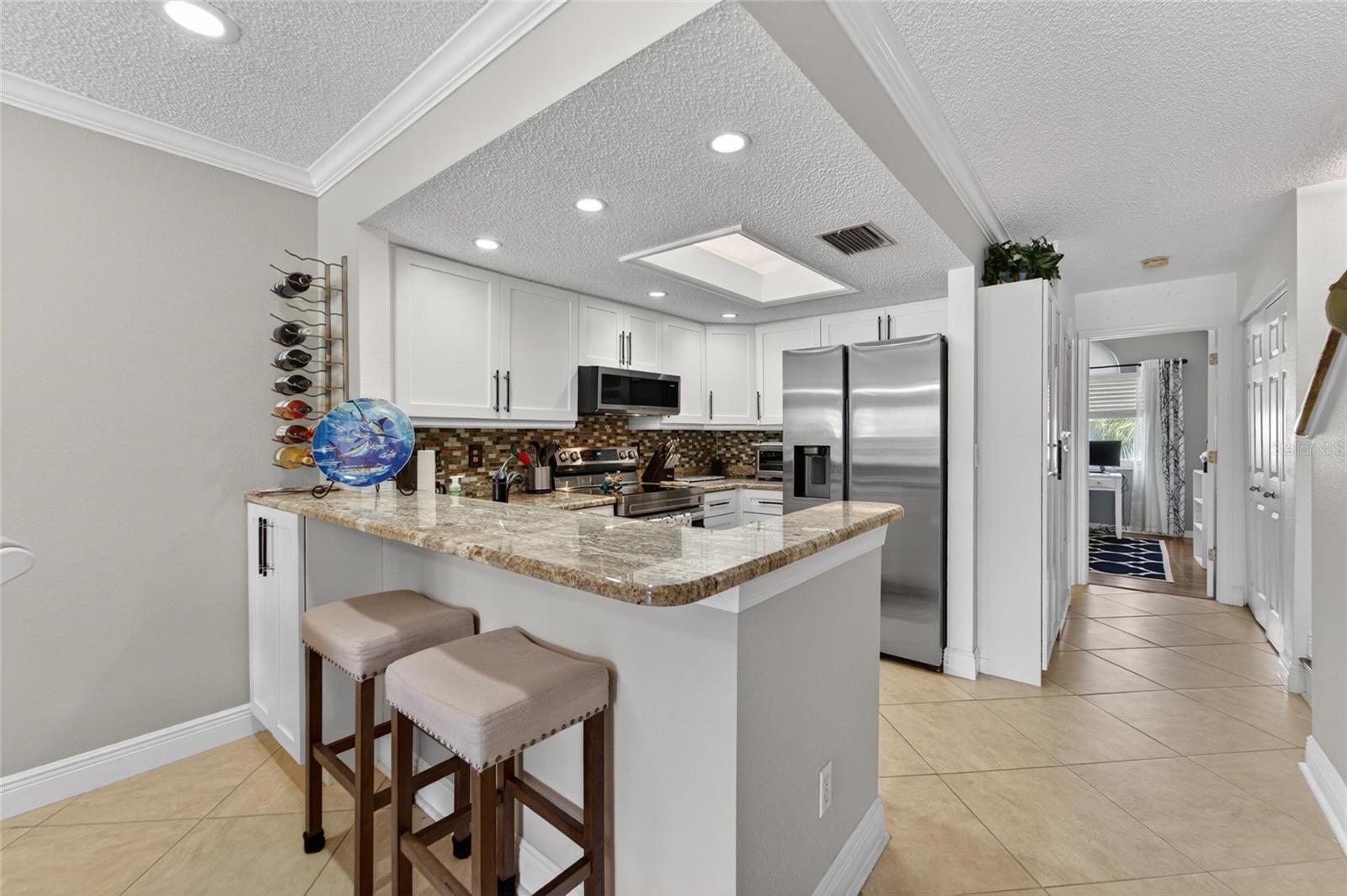 394 MADEIRA CIR, ST PETERSBURG, FL, 33715