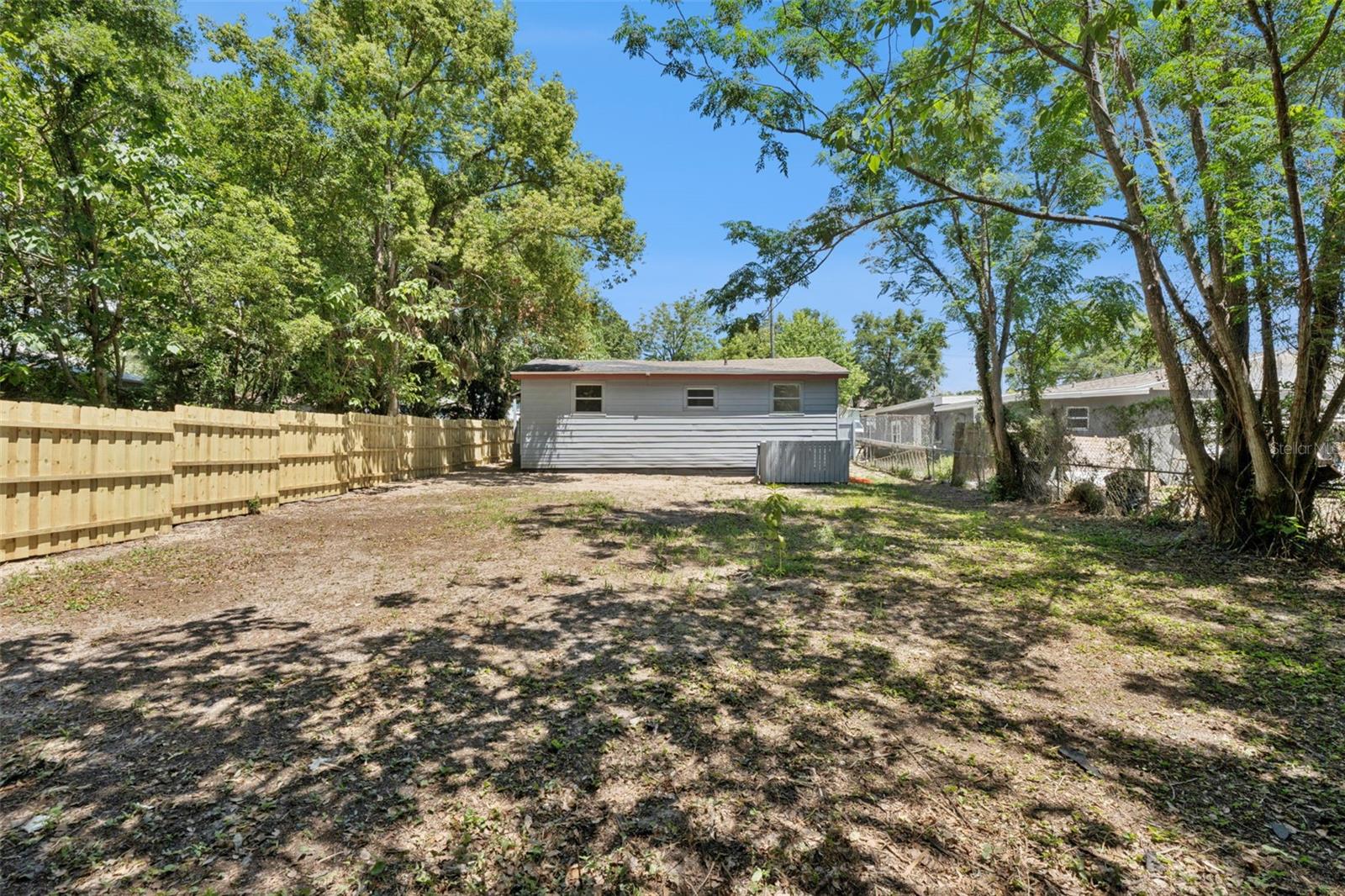 8 W ELLA J GILMORE ST, APOPKA, FL, 32703