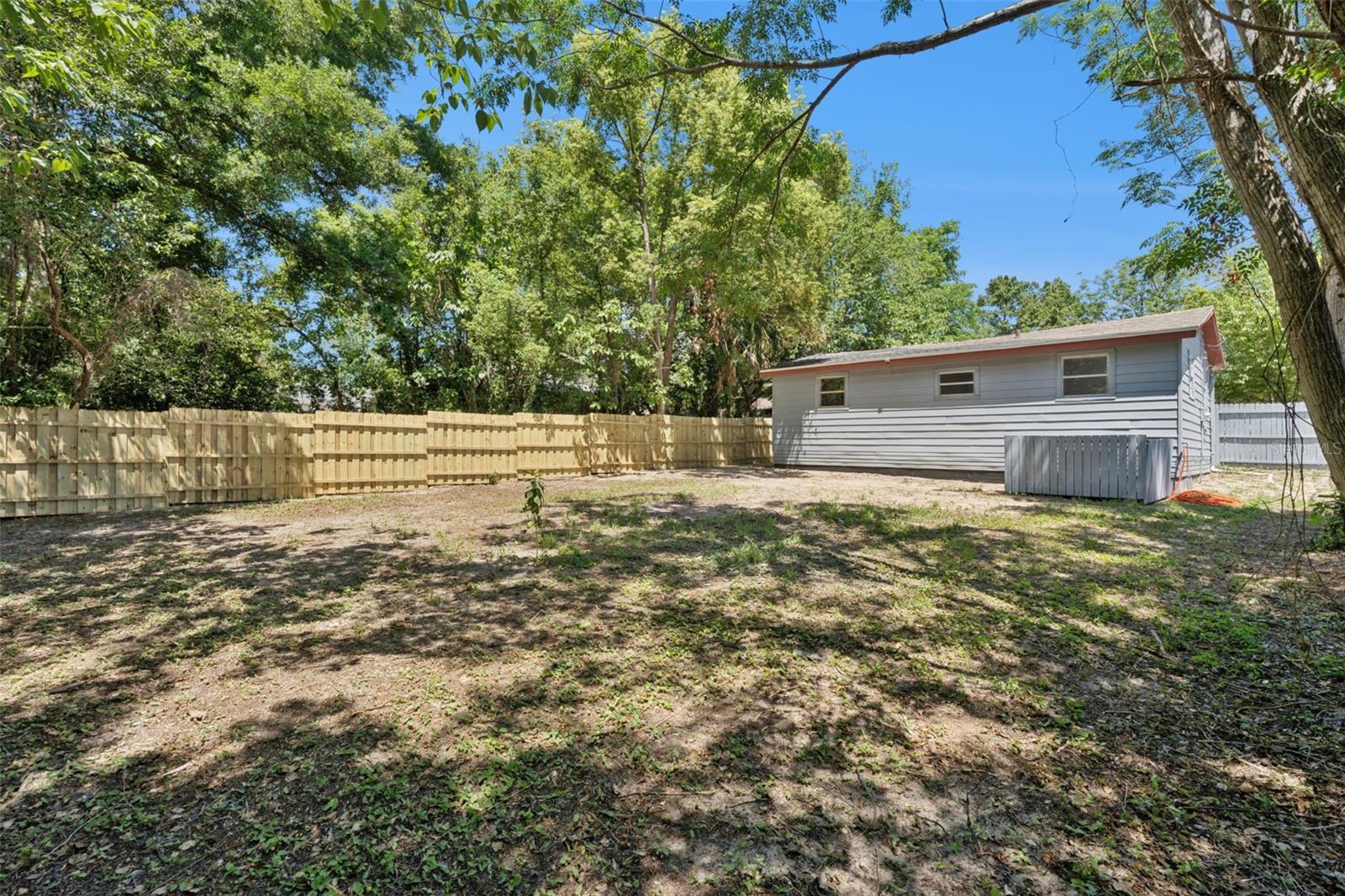 8 W ELLA J GILMORE ST, APOPKA, FL, 32703