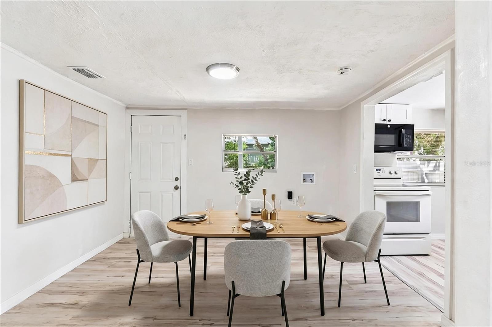 8 W ELLA J GILMORE ST, APOPKA, FL, 32703