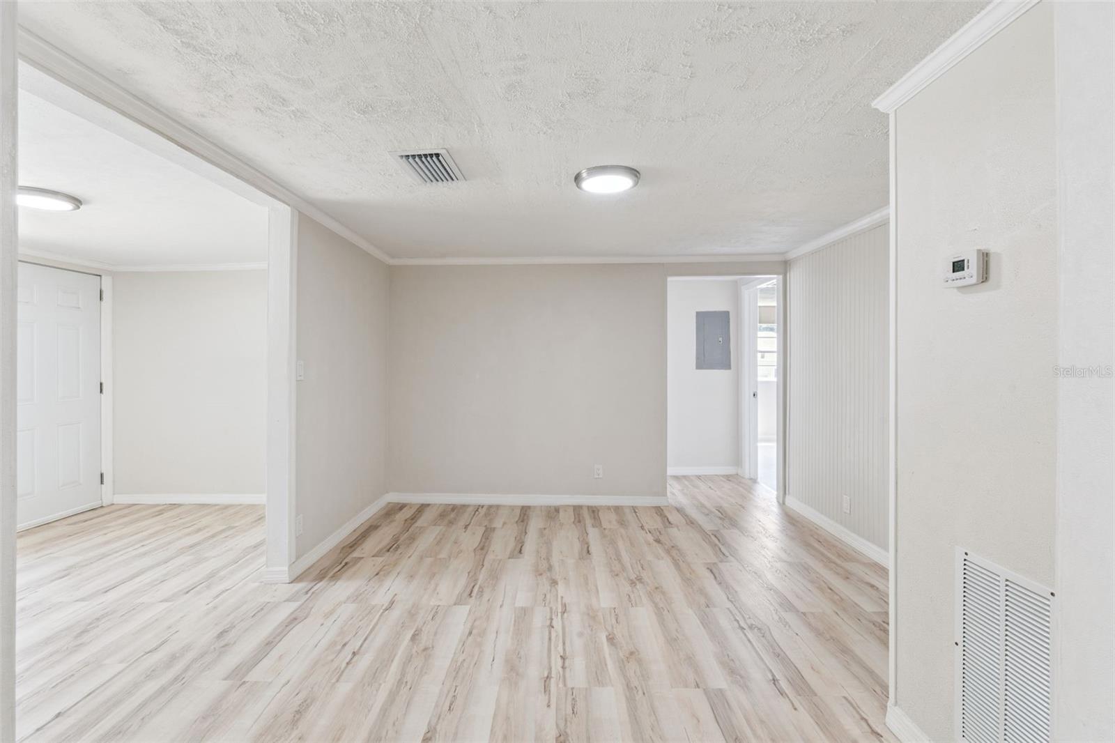 8 W ELLA J GILMORE ST, APOPKA, FL, 32703