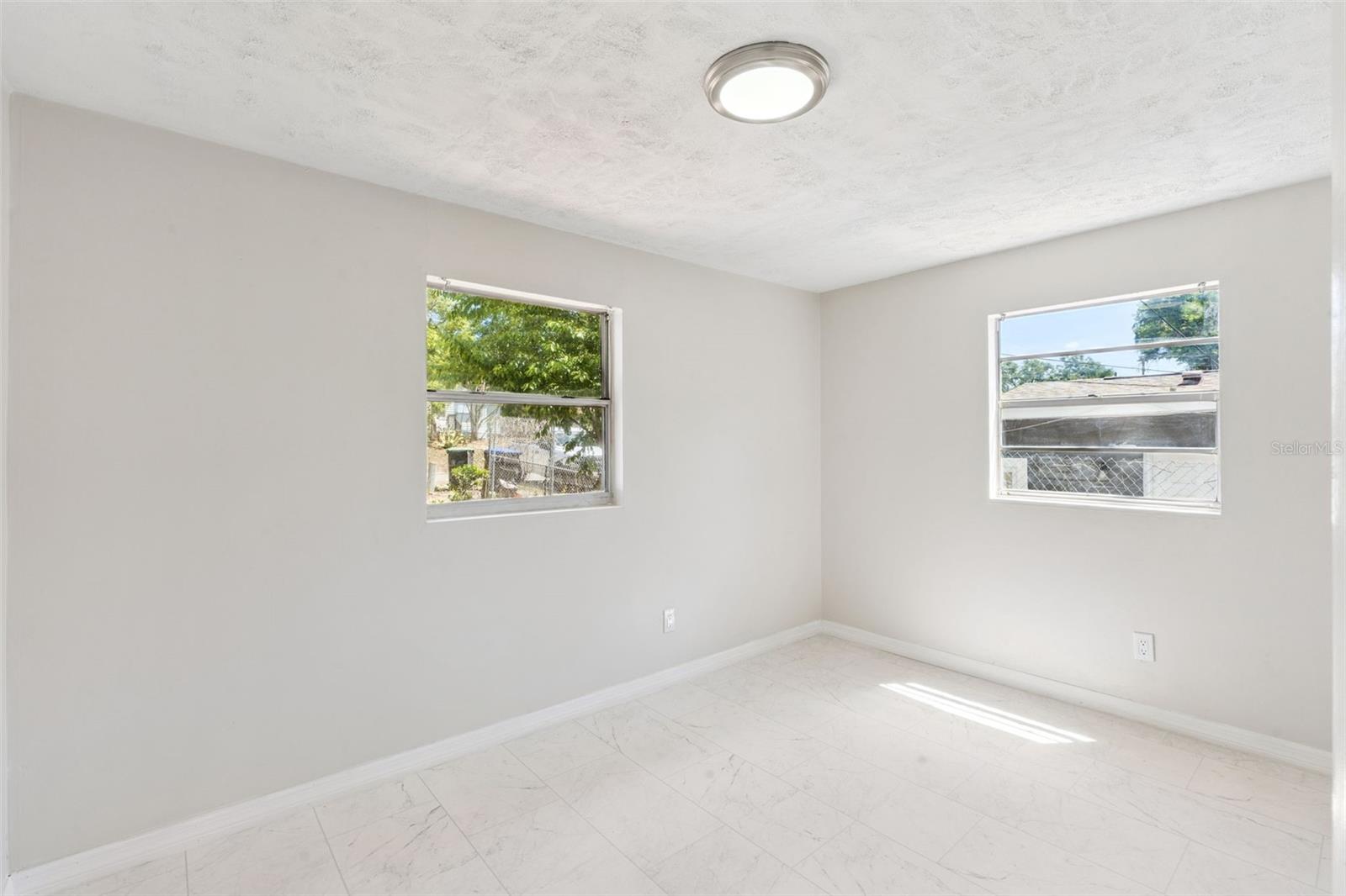 8 W ELLA J GILMORE ST, APOPKA, FL, 32703