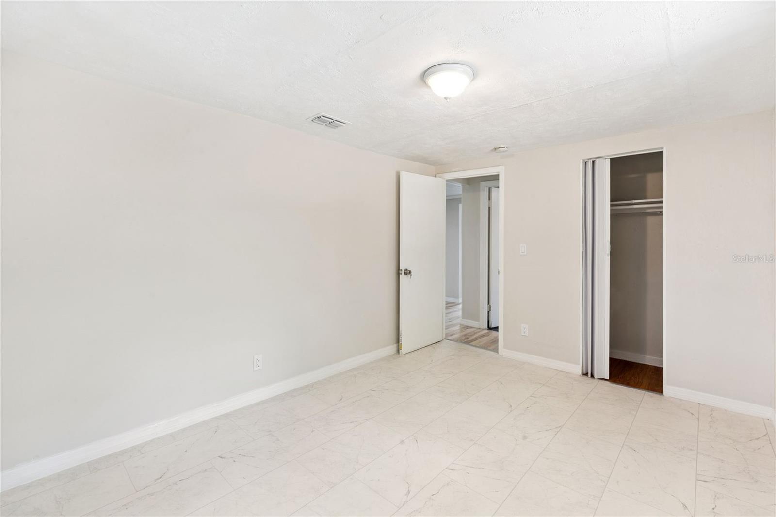 8 W ELLA J GILMORE ST, APOPKA, FL, 32703