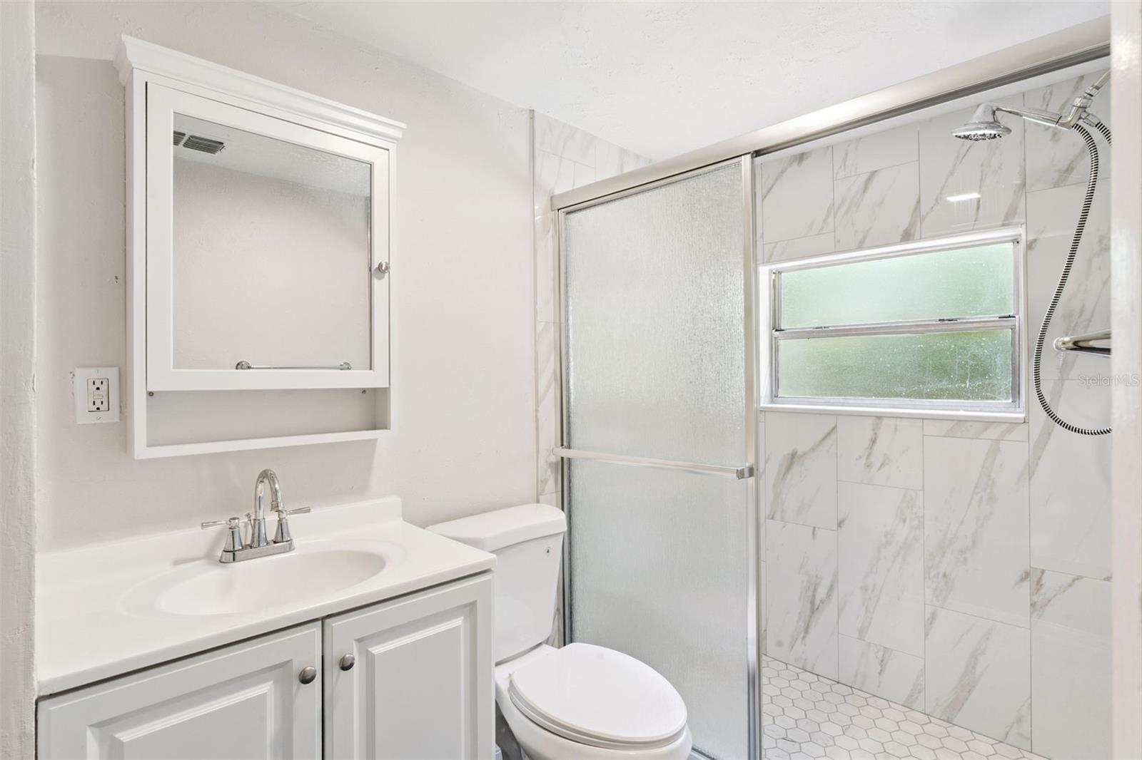 8 W ELLA J GILMORE ST, APOPKA, FL, 32703