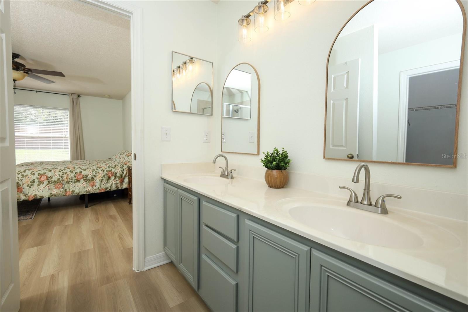 1032 BURLAND CIR, WINTER GARDEN, FL, 34787