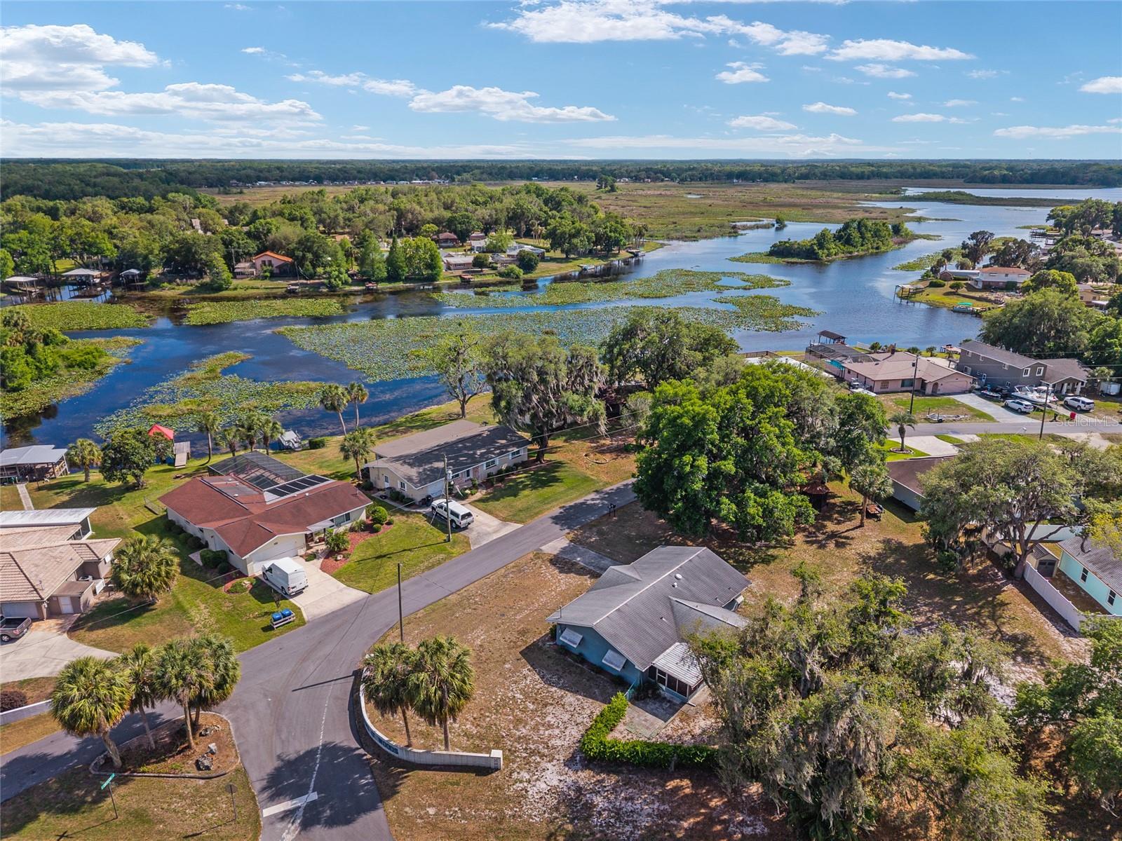 9317 E CRESCENT DR, INVERNESS, FL, 34450