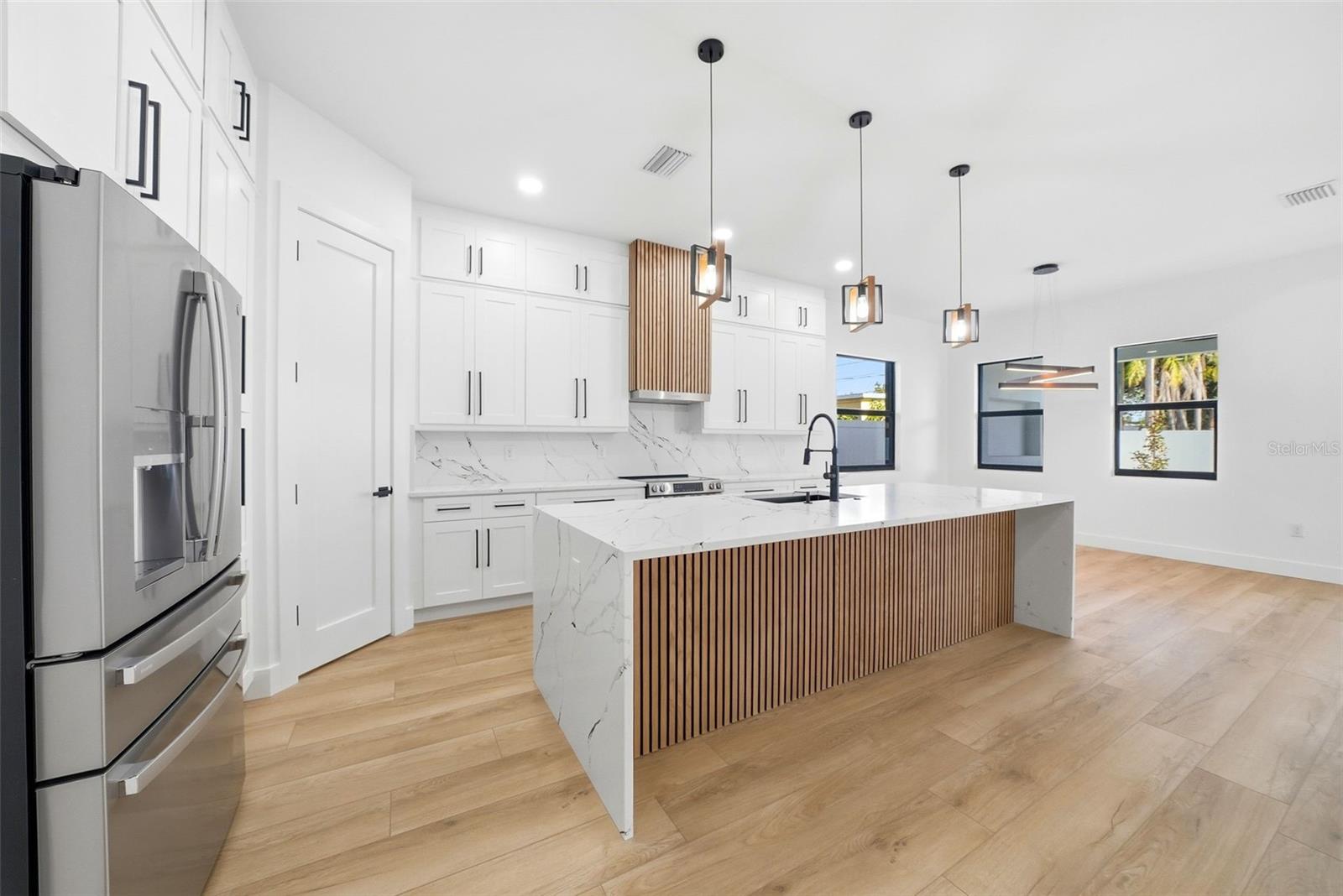 3325 55 AVE N, ST PETERSBURG, FL, 33714