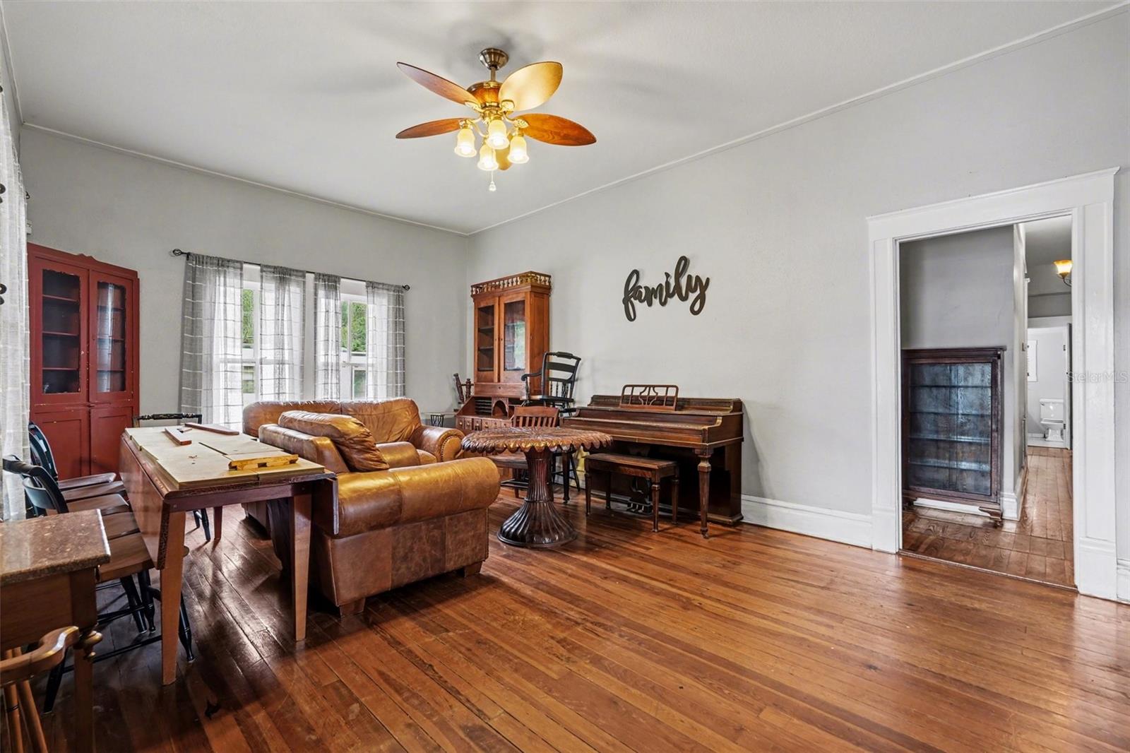 1201 W REYNOLDS ST, PLANT CITY, FL, 33563