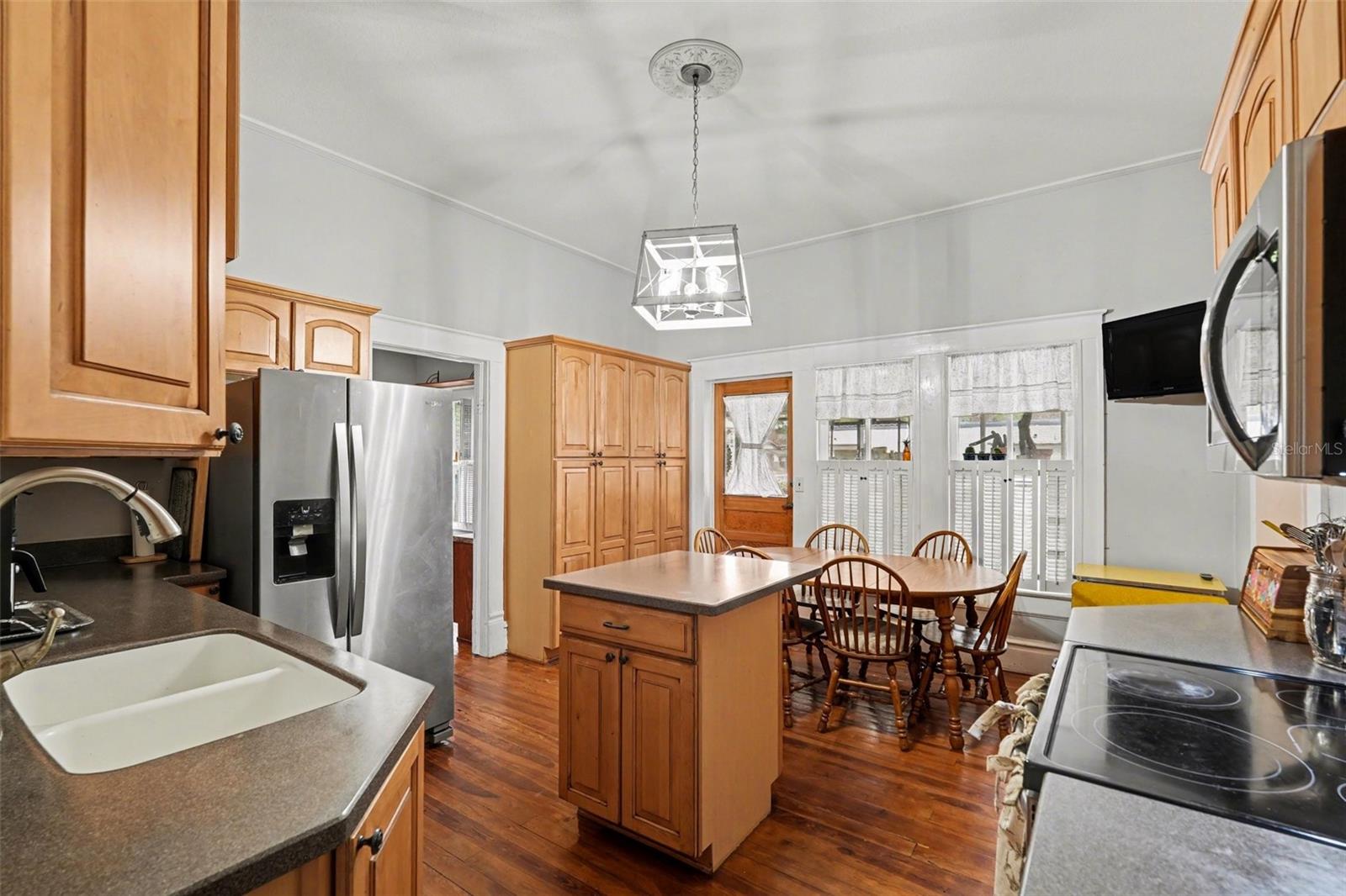 1201 W REYNOLDS ST, PLANT CITY, FL, 33563