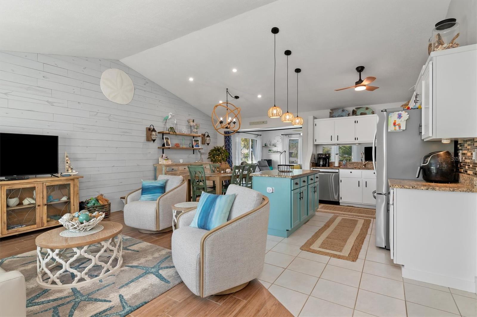 6393 DRUCKER CIR, PORT CHARLOTTE, FL, 33981