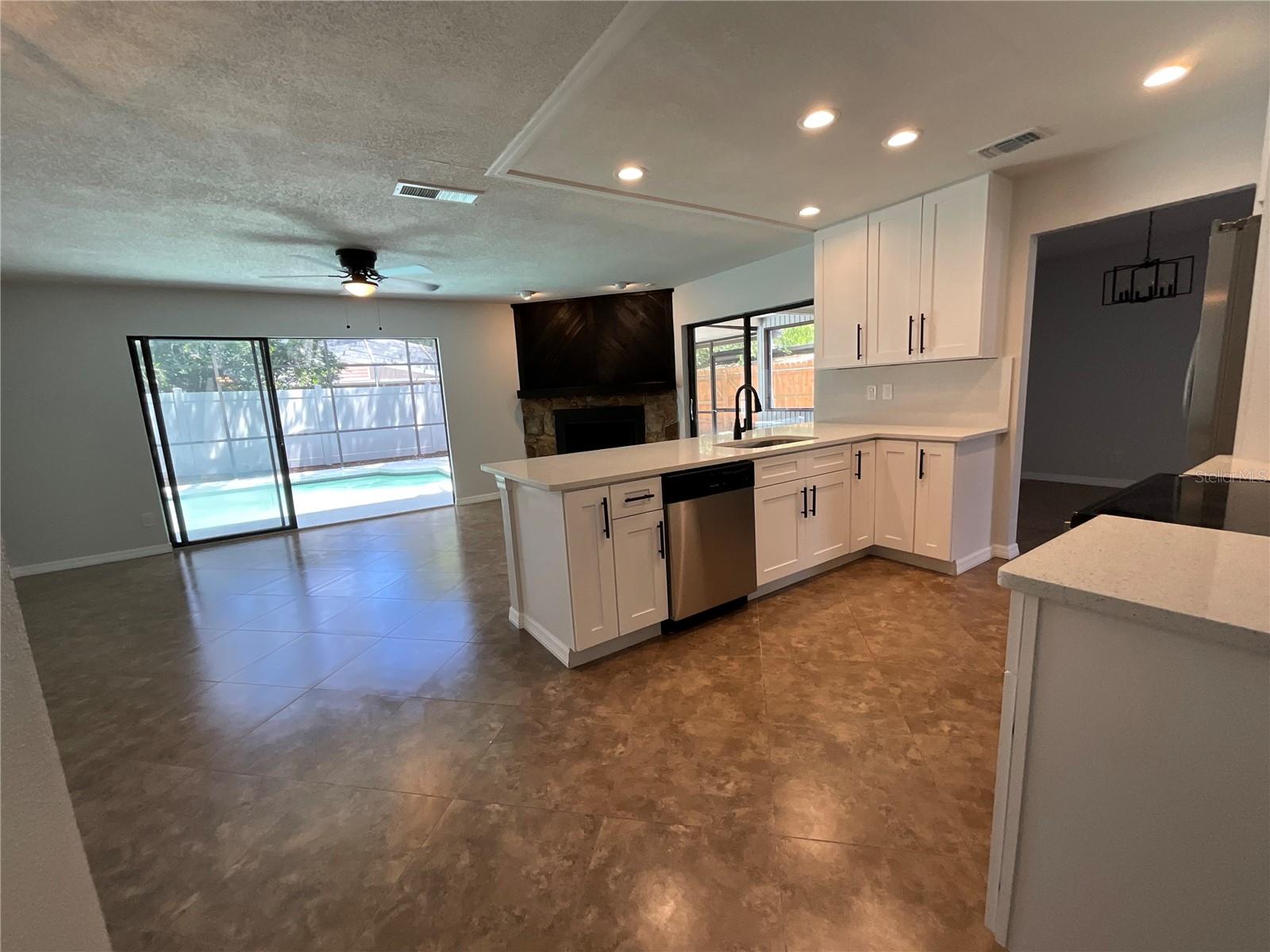 15604 TIMBERLINE DR, TAMPA, FL, 33624