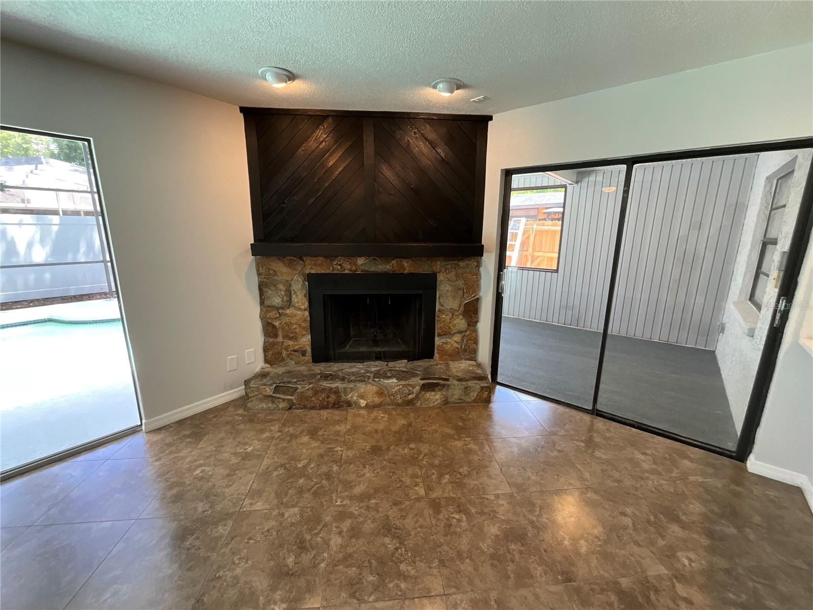 15604 TIMBERLINE DR, TAMPA, FL, 33624