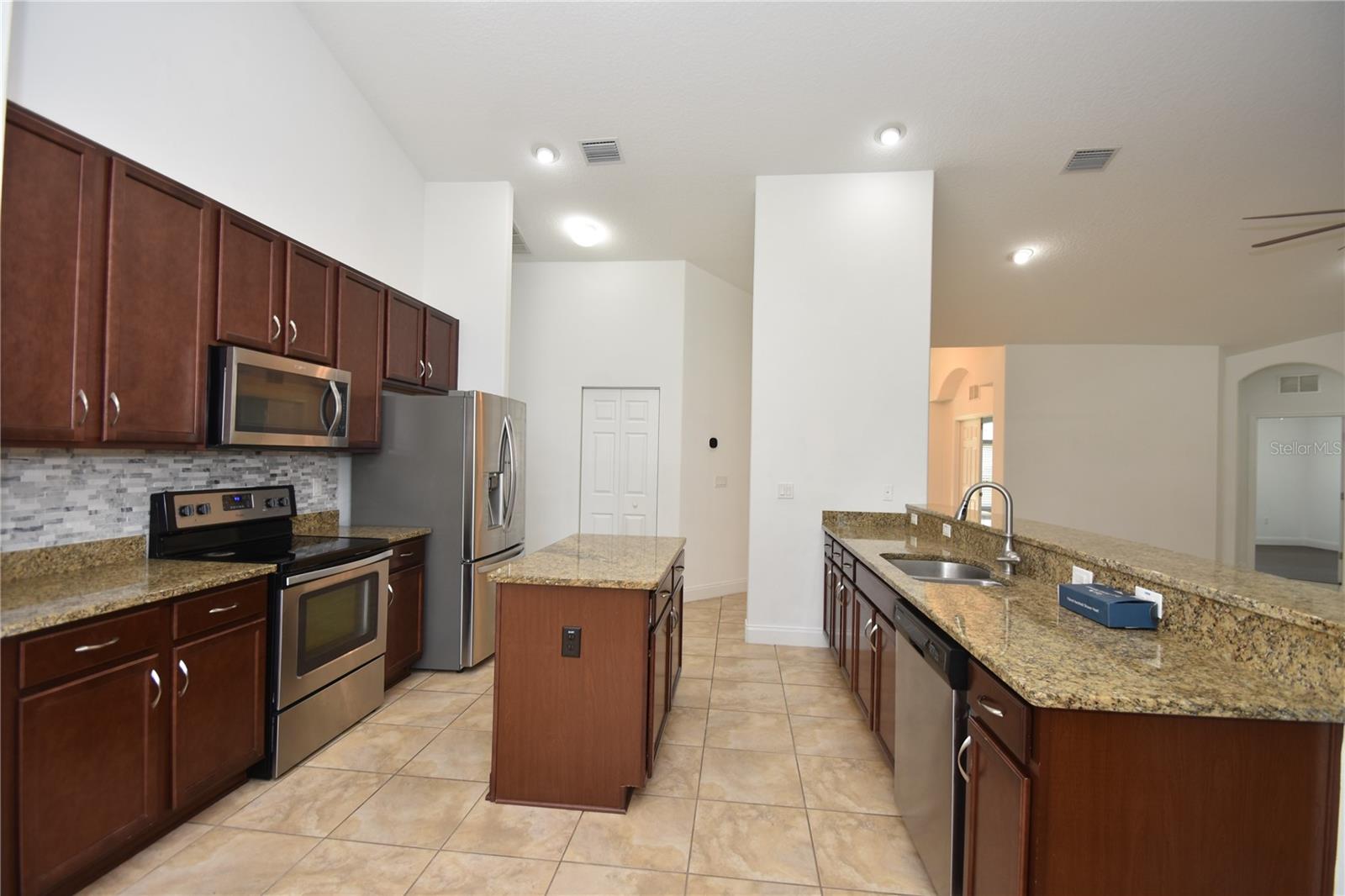 11 BURNING EMBER LN, PALM COAST, FL, 32137