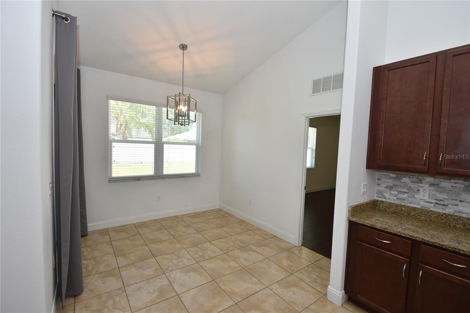 11 BURNING EMBER LN, PALM COAST, FL, 32137