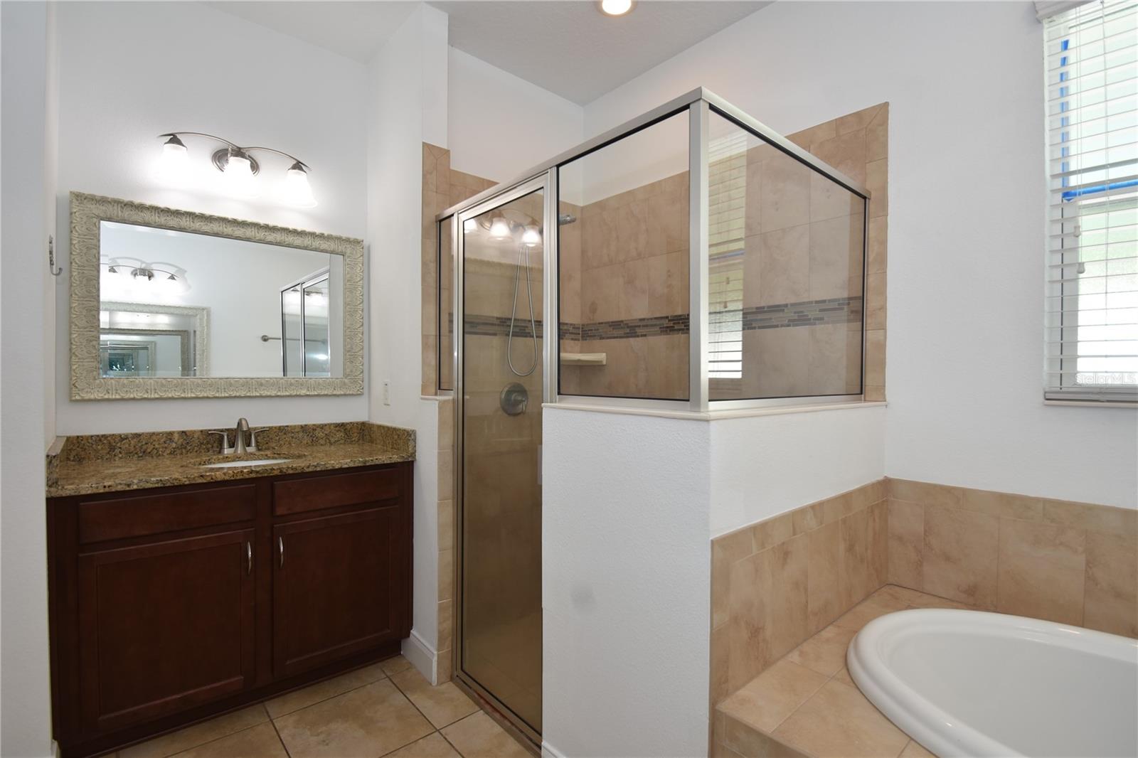 11 BURNING EMBER LN, PALM COAST, FL, 32137