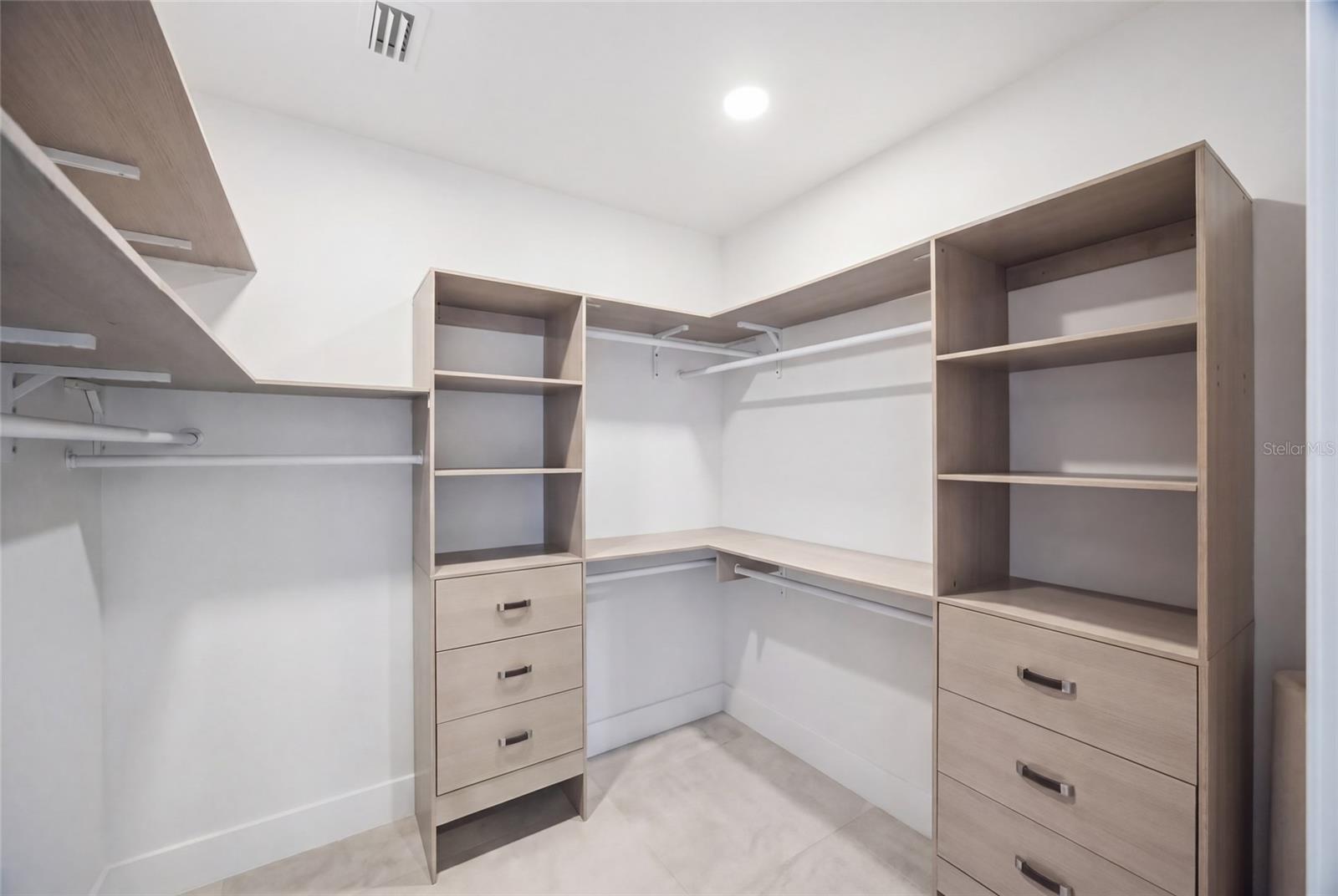 4014 W ROGERS AVE, TAMPA, FL, 33611