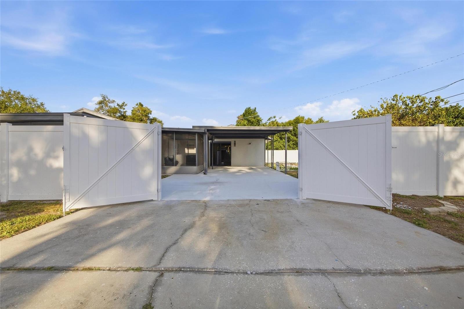 4014 W ROGERS AVE, TAMPA, FL, 33611
