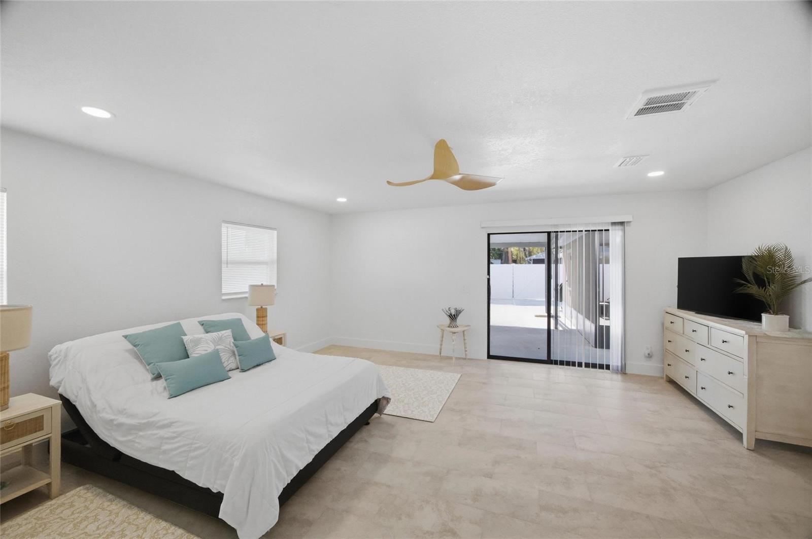 4014 W ROGERS AVE, TAMPA, FL, 33611