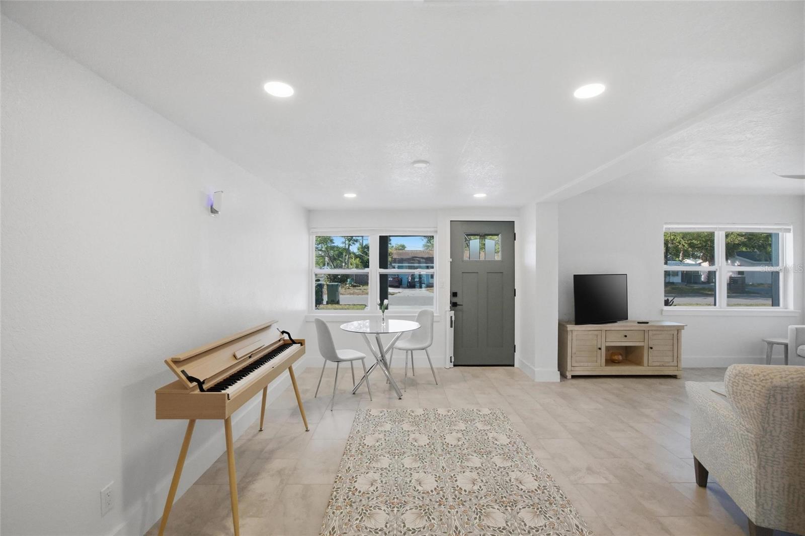 4014 W ROGERS AVE, TAMPA, FL, 33611