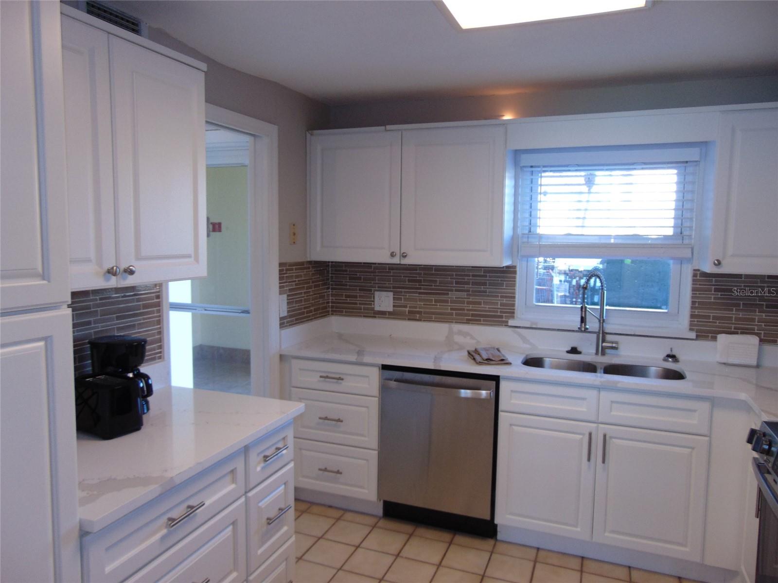 4775 COVE CIR CIR N #104, ST PETERSBURG, FL, 33708