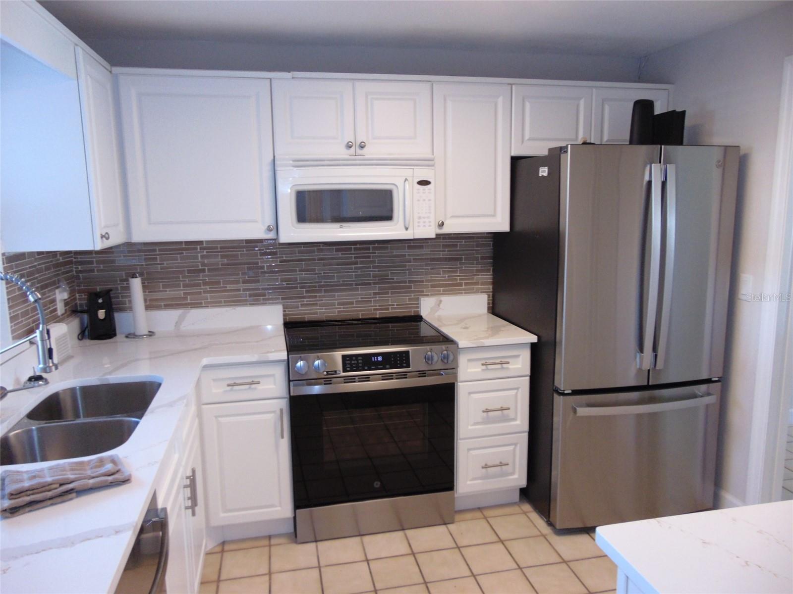 4775 COVE CIR CIR N #104, ST PETERSBURG, FL, 33708