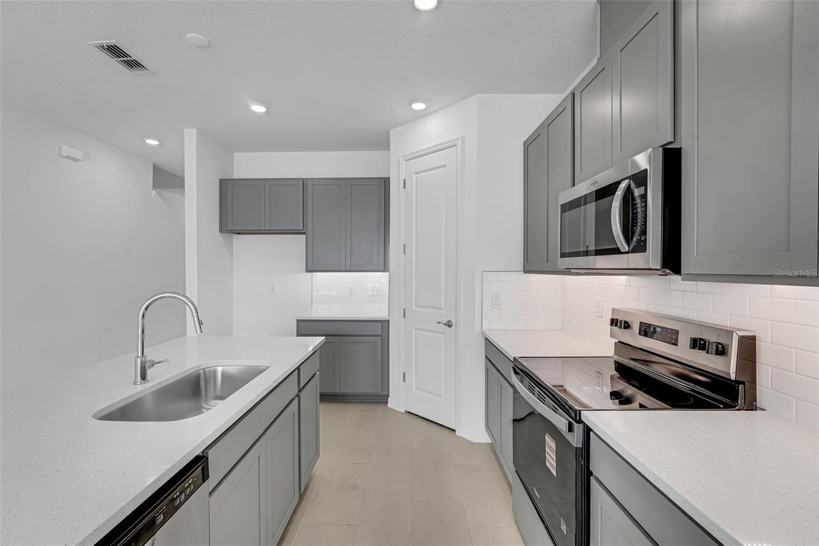 31825 KESTREL CALLING DR, SAN ANTONIO, FL, 33576