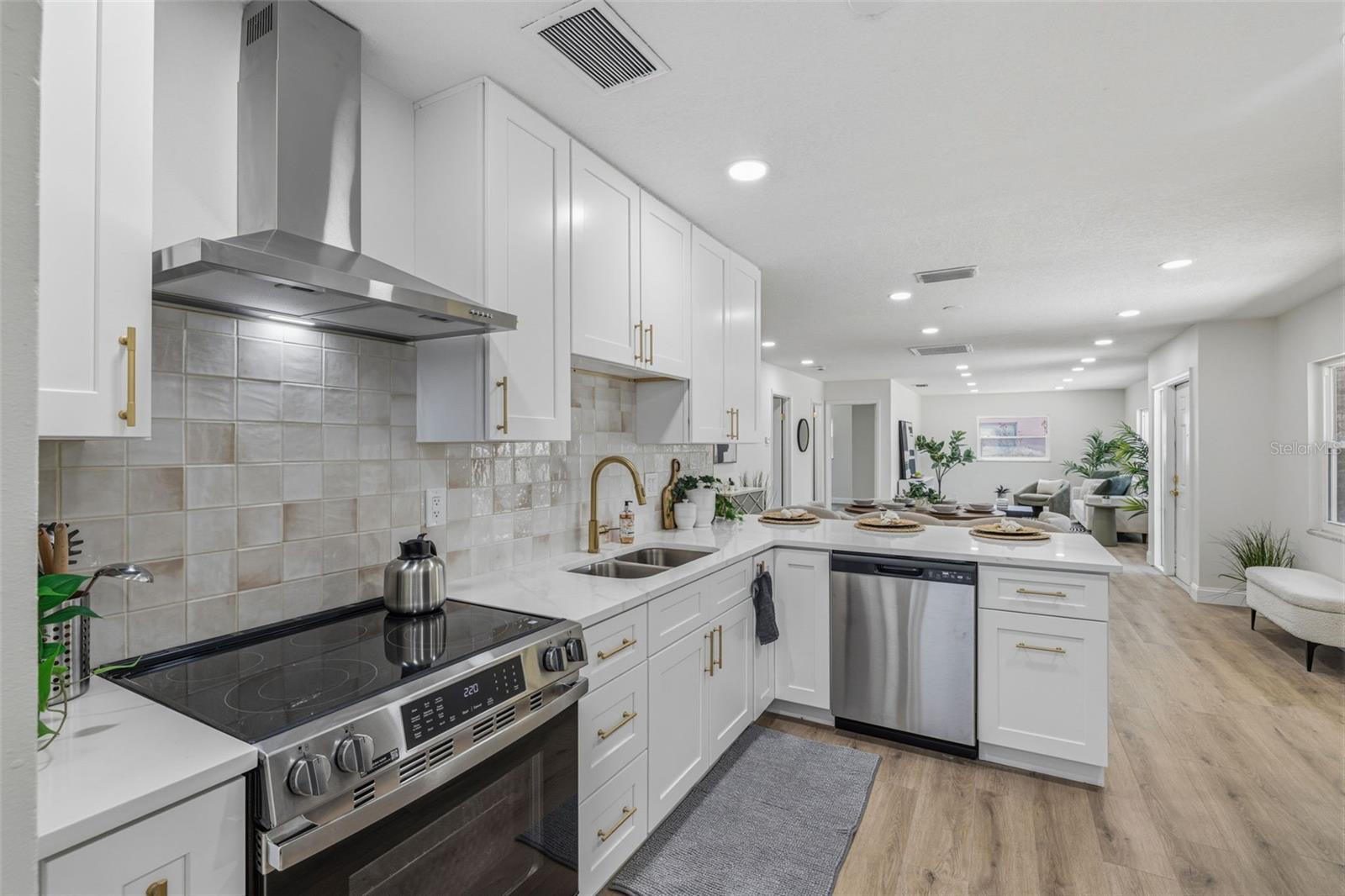 4433 POMPANO DR, TAMPA, FL, 33617