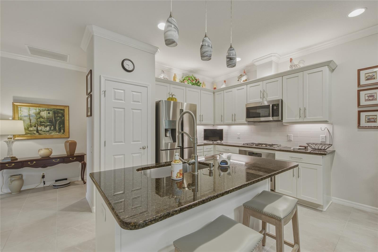 8017 PINE CREST ST, SEMINOLE, FL, 33777