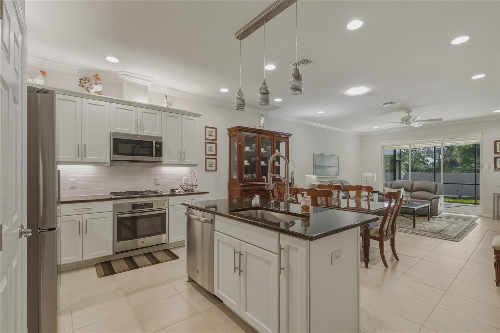 8017 PINE CREST ST, SEMINOLE, FL, 33777