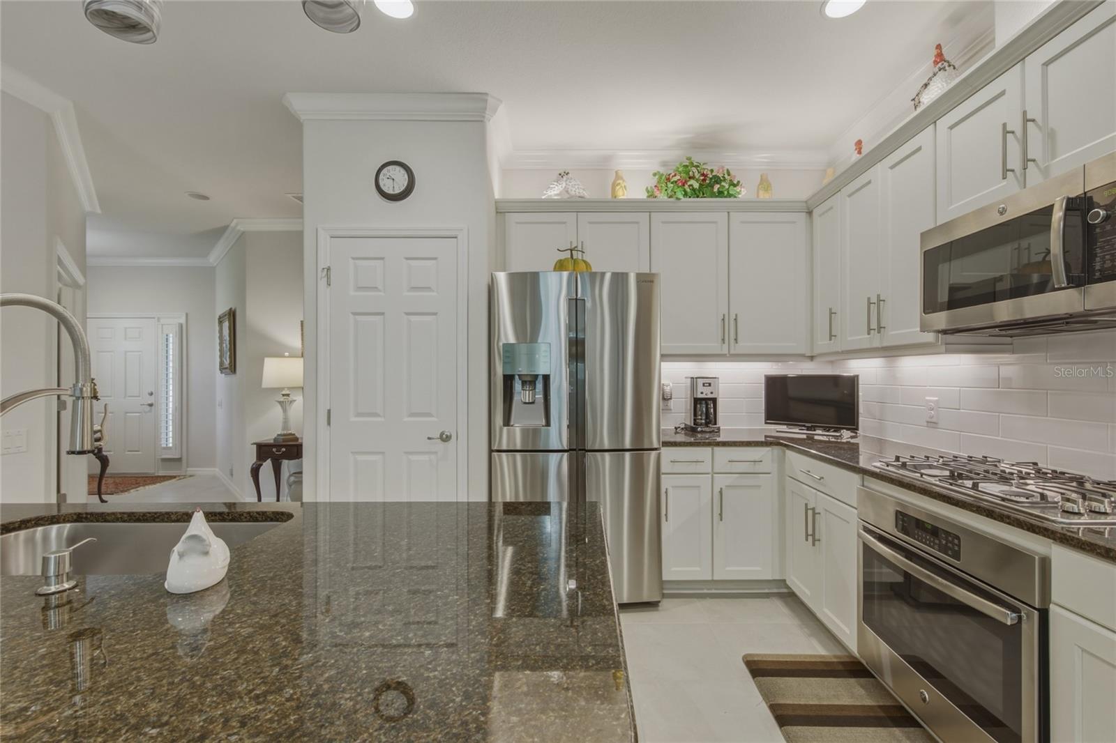 8017 PINE CREST ST, SEMINOLE, FL, 33777