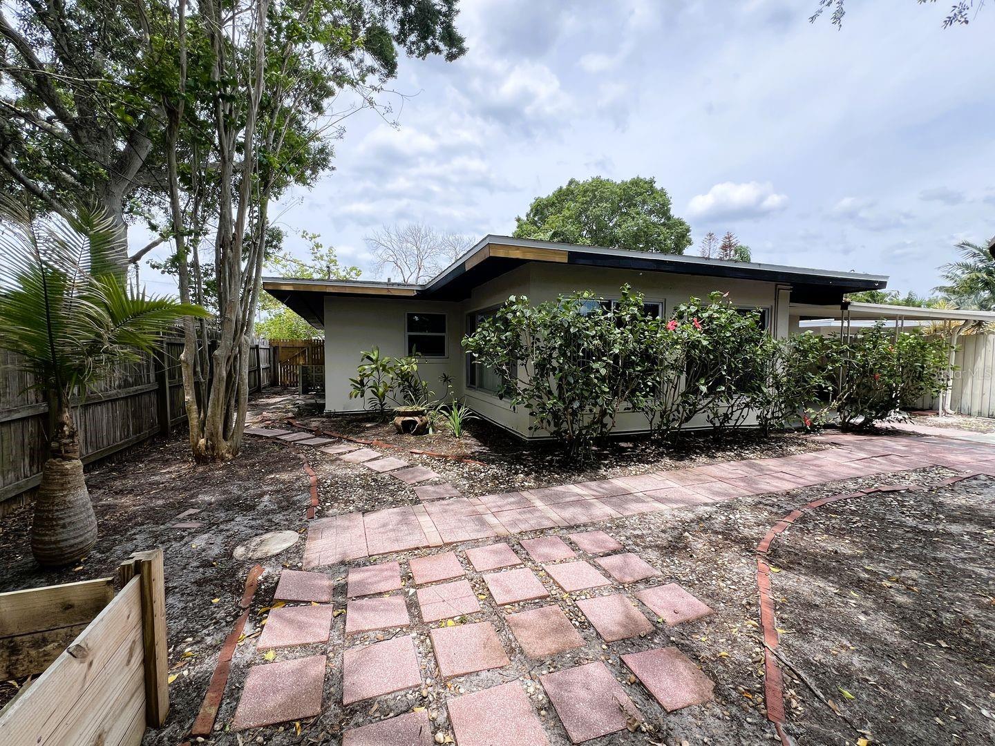 2489 DEL RIO WAY, DUNEDIN, FL, 34698