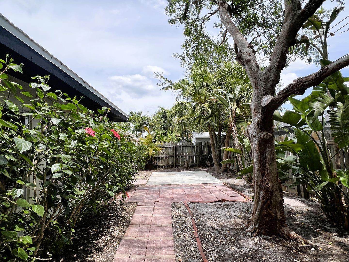 2489 DEL RIO WAY, DUNEDIN, FL, 34698