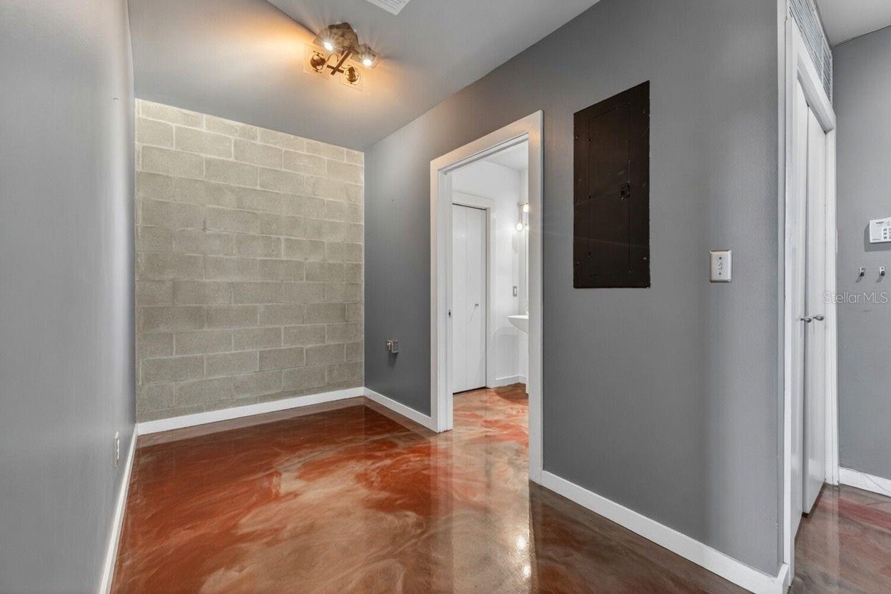 2001 E 2ND AVE #8, TAMPA, FL, 33605