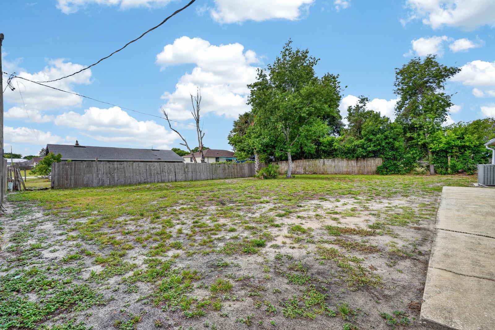 2301 WEATHERFORD DR, DELTONA, FL, 32738