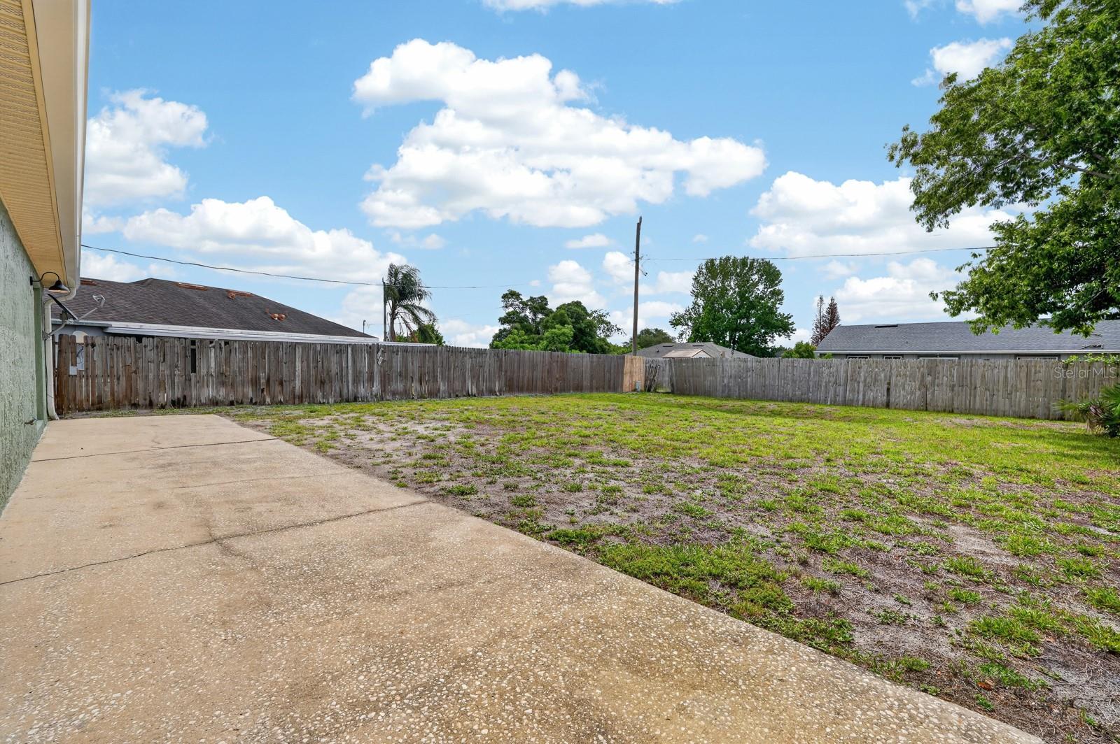 2301 WEATHERFORD DR, DELTONA, FL, 32738