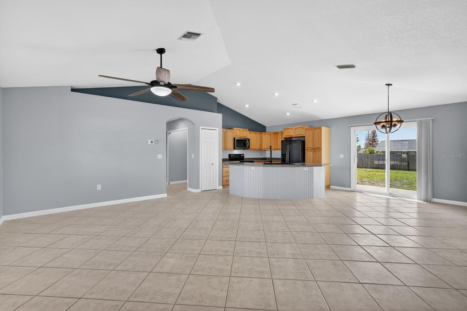 2301 WEATHERFORD DR, DELTONA, FL, 32738