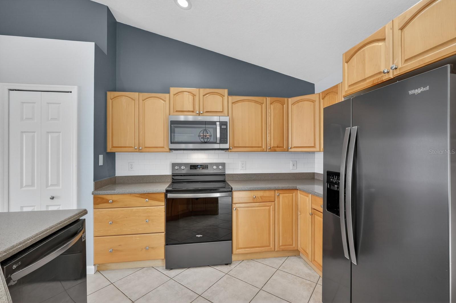 2301 WEATHERFORD DR, DELTONA, FL, 32738