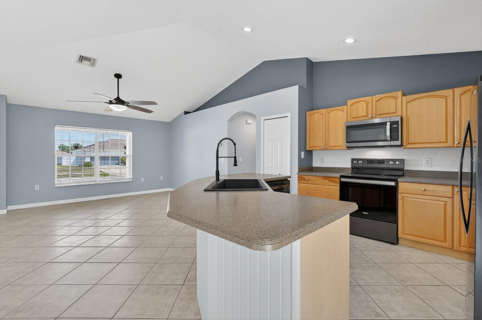 2301 WEATHERFORD DR, DELTONA, FL, 32738