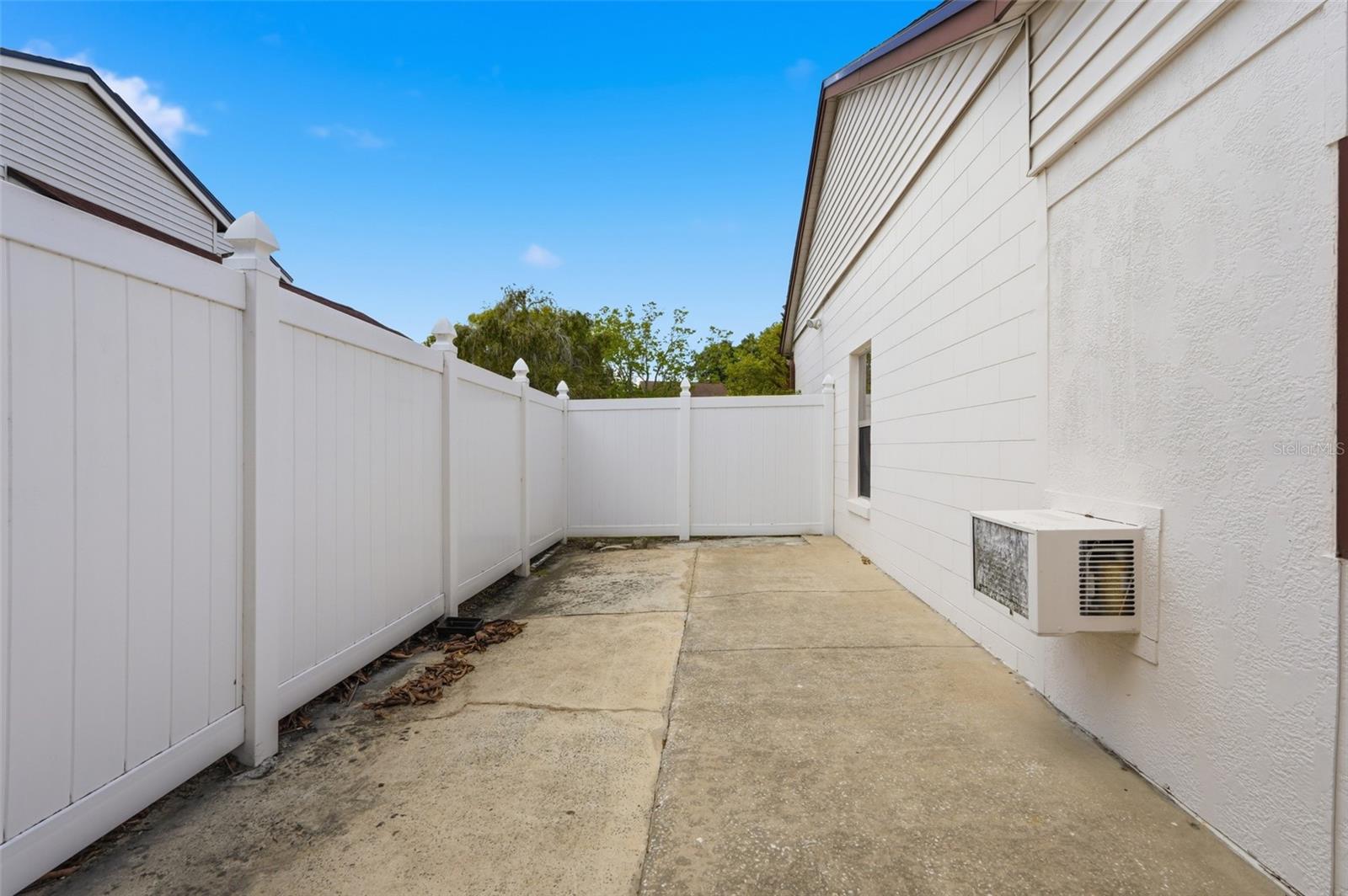 2207 WHISPERING MAPLE DR, ORLANDO, FL, 32837